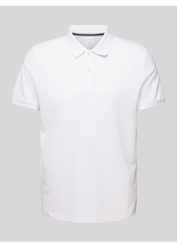 Koszulka polo w jednolitym kolorze z wyhaftowanym logo ze sklepu Peek&Cloppenburg  w kategorii T-shirty męskie - zdjęcie 172182698