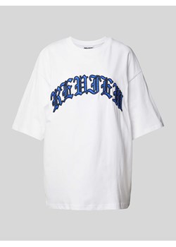 T-shirt o kroju oversized z wyhaftowanym logo ze sklepu Peek&Cloppenburg  w kategorii T-shirty męskie - zdjęcie 172183067