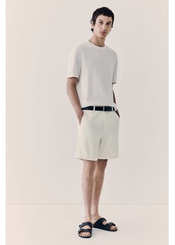 H & M - Szorty chinos Regular Fit - Biały ze sklepu H&M w kategorii Spodenki męskie - zdjęcie 172183516
