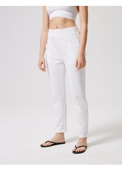 Spodnie dresowe REMMO Biały XS ze sklepu Diverse w kategorii Spodnie damskie - zdjęcie 172184477