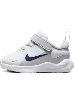 Buty dla niemowląt i maluchów Nike Revolution 7 SE - Biel ze sklepu Nike poland w kategorii Buty sportowe dziecięce - zdjęcie 172184668