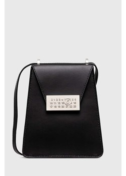 MM6 Maison Margiela torebka skórzana Numbers Vertical Mini Bag kolor czarny SB5WG0018 ze sklepu PRM w kategorii Listonoszki - zdjęcie 172185427