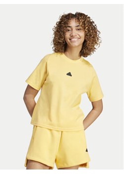 adidas T-Shirt Z.N.E. IS3932 Żółty Regular Fit ze sklepu MODIVO w kategorii Bluzki damskie - zdjęcie 172187886