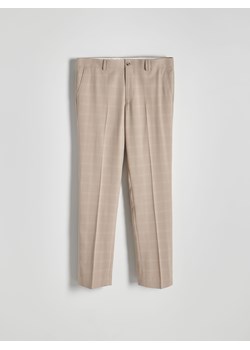 Reserved - Spodnie garniturowe slim fit - beżowy ze sklepu Reserved w kategorii Spodnie męskie - zdjęcie 172190325