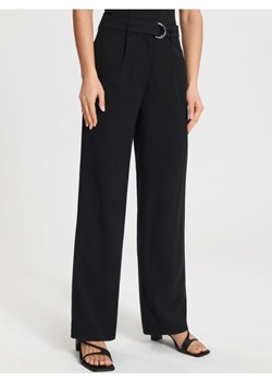 Sinsay - Spodnie z paskiem - czarny ze sklepu Sinsay w kategorii Spodnie damskie - zdjęcie 172191486