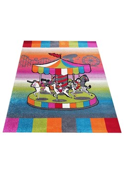 Różowy dywan dla dziewczynki z karuzelą - Abizo ze sklepu Edinos.pl w kategorii Tekstylia dziecięce - zdjęcie 172215328