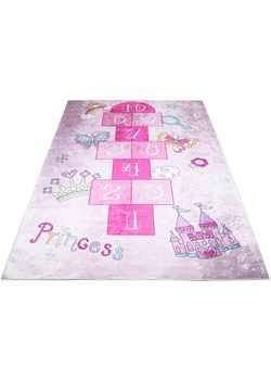 Różowy dywan dziecięcy z grą w klasy dla dziewczynki - Lopa 3X ze sklepu Edinos.pl w kategorii Tekstylia dziecięce - zdjęcie 172223856