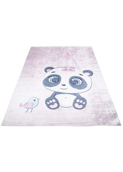 Różowy dywan dziecięcy skandynawski z małą pandą - Limi 3X ze sklepu Edinos.pl w kategorii Tekstylia dziecięce - zdjęcie 172223889