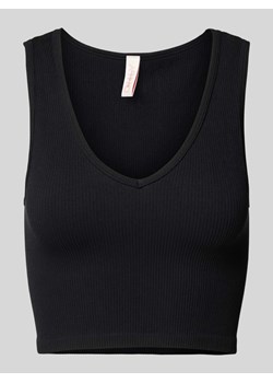 Top krótki z drobnym prążkowaniem model ‘GWEN’ ze sklepu Peek&Cloppenburg  w kategorii Bluzki damskie - zdjęcie 172238579
