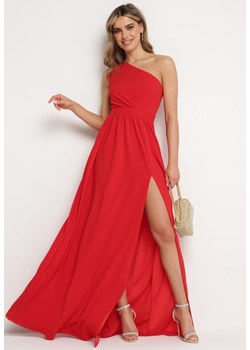 Czerwona Rozkloszowana Sukienka Maxi na Jedno Ramię Beliotta ze sklepu Born2be Odzież w kategorii Sukienki - zdjęcie 172244095