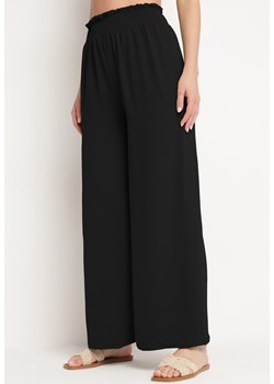 Czarne Szerokie Spodnie z Gumką w Pasie Fiameta ze sklepu Born2be Odzież w kategorii Spodnie damskie - zdjęcie 172244249