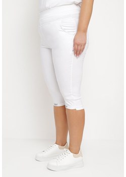 Białe Spodnie z Wysokim Stanem i Gumką w Pasie z Nogawkami Długości 3/4 Tanese ze sklepu Born2be Odzież w kategorii Spodnie damskie - zdjęcie 172244427