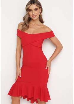 Czerwona Sukienka Dopasowana z Hiszpańskim Dekoltem i Falbanką na Dole Reantia ze sklepu Born2be Odzież w kategorii Sukienki - zdjęcie 172245978