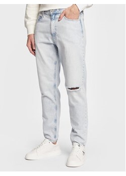 Calvin Klein Jeans Jeansy J30J322404 Błękitny Tapered Fit ze sklepu MODIVO w kategorii Jeansy męskie - zdjęcie 172248058