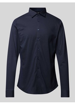 Koszula biznesowa o kroju slim fit ze wzorem na całej powierzchni ze sklepu Peek&Cloppenburg  w kategorii Koszule męskie - zdjęcie 172250386