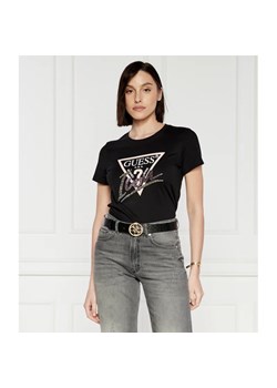 GUESS T-shirt ICON TEE | Regular Fit ze sklepu Gomez Fashion Store w kategorii Bluzki damskie - zdjęcie 172252007