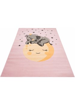 Różowy dywan ze śpiącym słoniem - Jomi 8X ze sklepu Edinos.pl w kategorii Dywany - zdjęcie 172264319