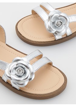 Reserved - Sandały z aplikacją - srebrny ze sklepu Reserved w kategorii Sandały dziecięce - zdjęcie 172270165