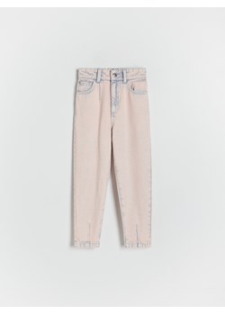 Reserved - Jeansy half baggy z efektem sprania - różowy ze sklepu Reserved w kategorii Spodnie dziewczęce - zdjęcie 172270409