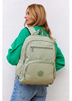 Pojemny plecak damski jasnozielony z nylonu - Peterson ze sklepu 5.10.15 w kategorii Plecaki - zdjęcie 172272737