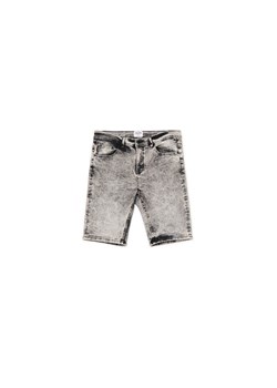 Cropp - Szare szorty jeansowe - jasny szary ze sklepu Cropp w kategorii Spodenki męskie - zdjęcie 172273156