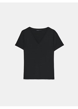 Mohito - T-shirt z dekoltem V - czarny ze sklepu Mohito w kategorii Bluzki damskie - zdjęcie 172273288