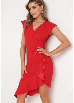 Czerwona Sukienka o Kopertowym Kroju z Falbankami i Trójkątnym Dekoltem Tanilla ze sklepu Born2be Odzież w kategorii Sukienki - zdjęcie 172275039