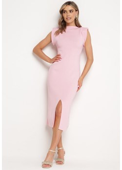 Różowa Sukienka Bodycon z Prążkowanej Dzianiny z Rozcięciem Roleria ze sklepu Born2be Odzież w kategorii Sukienki - zdjęcie 172275315