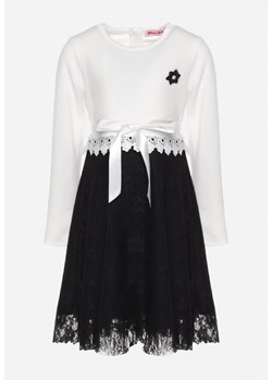 Czarno-Biała Sukienka Rozkloszowana z Ozdobną Odpinaną Broszką Graspia ze sklepu Born2be Odzież w kategorii Sukienki dziewczęce - zdjęcie 172275868