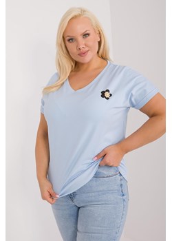 Bluzka plus size z krótkim rękawem jasno niebieska ze sklepu 5.10.15 w kategorii Bluzki damskie - zdjęcie 172276468