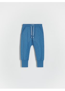 Reserved - Bawełniane spodnie - niebieski ze sklepu Reserved w kategorii Spodnie i półśpiochy - zdjęcie 172277086