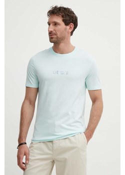 Guess t-shirt bawełniany męski kolor turkusowy z aplikacją M4GI92 I3Z14 ze sklepu ANSWEAR.com w kategorii T-shirty męskie - zdjęcie 172291358