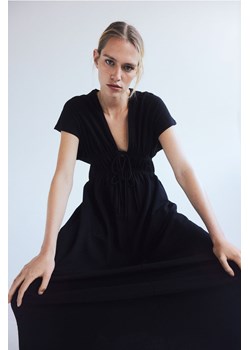 H & M - Sukienka z wiązaniem - Czarny ze sklepu H&M w kategorii Sukienki - zdjęcie 172292405