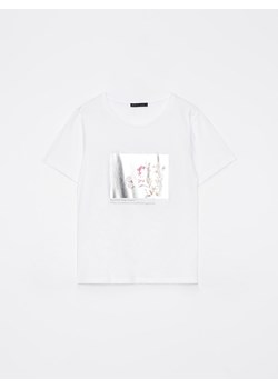 Mohito - Biały t-shirt z nadrukiem - biały ze sklepu Mohito w kategorii Bluzki damskie - zdjęcie 172300425