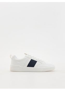 Reserved - Klasyczne sneakersy - biały ze sklepu Reserved w kategorii Buty sportowe męskie - zdjęcie 172300717
