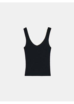 Mohito - Dopasowany czarny top - czarny ze sklepu Mohito w kategorii Bluzki damskie - zdjęcie 172302866