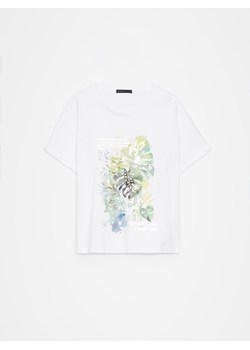 Mohito - T-shirt z roślinnym printem - biały ze sklepu Mohito w kategorii Bluzki damskie - zdjęcie 172302875