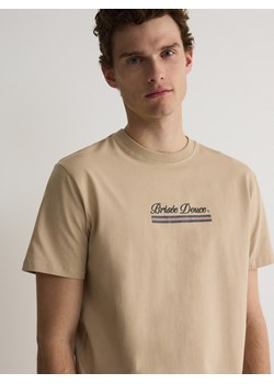 Reserved - T-shirt regular z aplikacją - beżowy ze sklepu Reserved w kategorii T-shirty męskie - zdjęcie 172306515