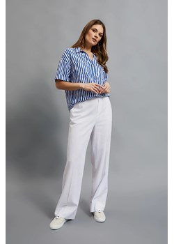Lniane spodnie z nogawkami w kant białe ze sklepu Moodo.pl w kategorii Spodnie damskie - zdjęcie 172308106