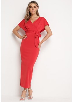 Czerwona Wieczorowa Sukienka z Kopertowym Dekoltem i Rozcięciem z Materiałowym Paskiem Vorni ze sklepu Born2be Odzież w kategorii Sukienki - zdjęcie 172308287