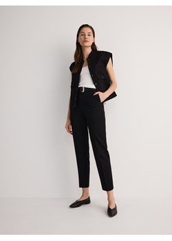 Reserved - Spodnie z paskiem - czarny ze sklepu Reserved w kategorii Spodnie damskie - zdjęcie 172310598