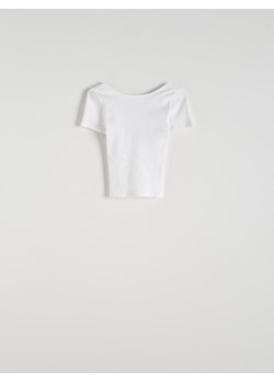 Reserved - Prążkowany t-shirt z wycięciem na plecach - biały ze sklepu Reserved w kategorii Bluzki damskie - zdjęcie 172310645