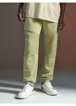 Sinsay - Spodnie dresowe - zielony ze sklepu Sinsay w kategorii Spodnie męskie - zdjęcie 172312196