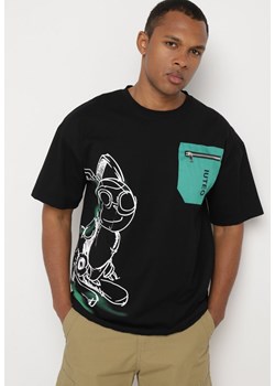 Czarna Klasyczna Bawełniana Koszulka z Nadrukiem i Kieszonką na Suwak Aliccia ze sklepu Born2be Odzież w kategorii T-shirty męskie - zdjęcie 172312995