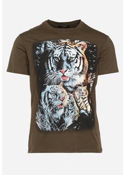 Ciemnozielona Bawełniana Klasyczna Koszulka ze Zwierzęcym Motywem Klobia ze sklepu Born2be Odzież w kategorii T-shirty męskie - zdjęcie 172313536