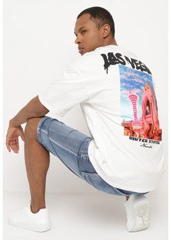 Biało-Kremowa Koszulka z Bawełny Ozdobiona Nadrukiem i Naszywką Nanesha ze sklepu Born2be Odzież w kategorii T-shirty męskie - zdjęcie 172317749