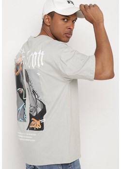 Szara Koszulka Bawełniana z Dużym Nadrukiem na Plecach Ircia ze sklepu Born2be Odzież w kategorii T-shirty męskie - zdjęcie 172317777