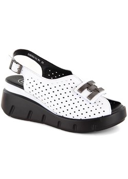 Skórzane sandały damskie na koturnie ażurowe białe Filippo DS6062 ze sklepu ButyModne.pl w kategorii Sandały damskie - zdjęcie 172331115