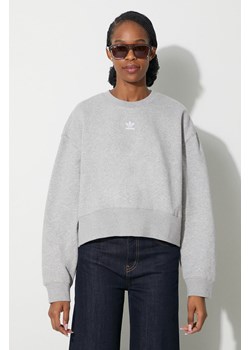 adidas Originals bluza Essentials Crew Sweatshirt damska kolor szary melanżowa IA6499 ze sklepu PRM w kategorii Bluzy damskie - zdjęcie 172333079