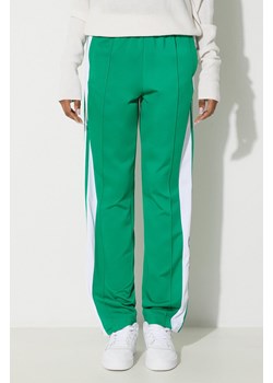 adidas Originals spodnie dresowe Adibreak Pant kolor zielony wzorzyste IP0616 ze sklepu PRM w kategorii Spodnie damskie - zdjęcie 172333536